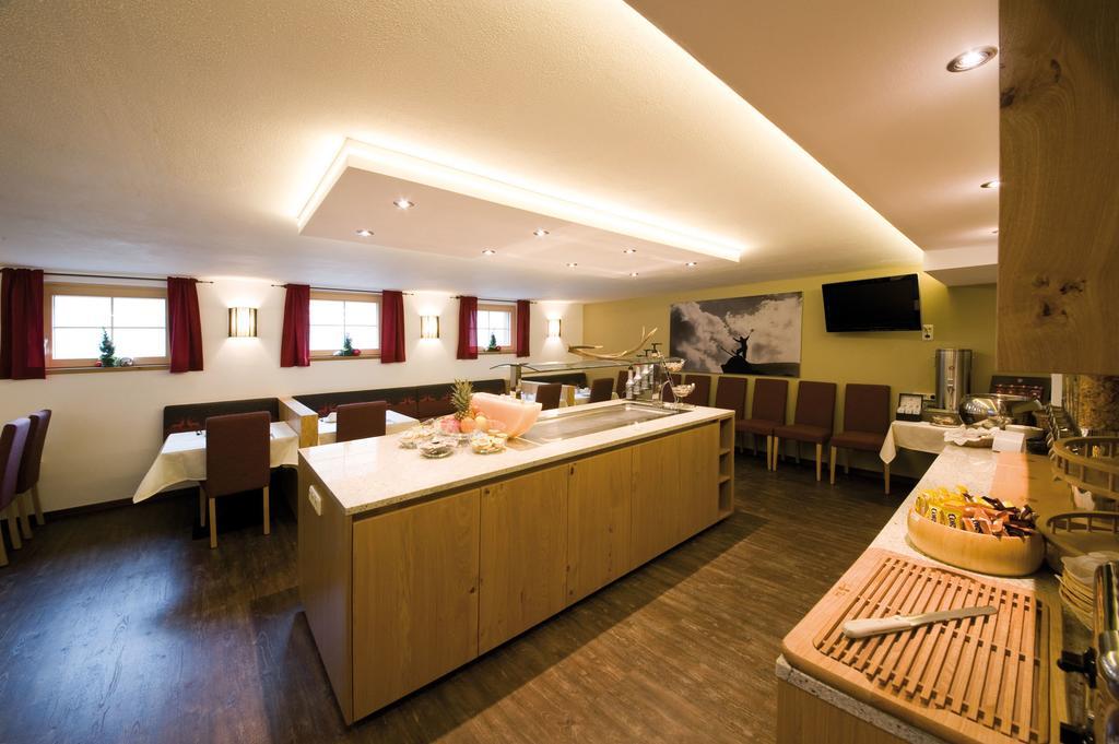 Hotel Garni Rauch Sankt Anton am Arlberg Buitenkant foto