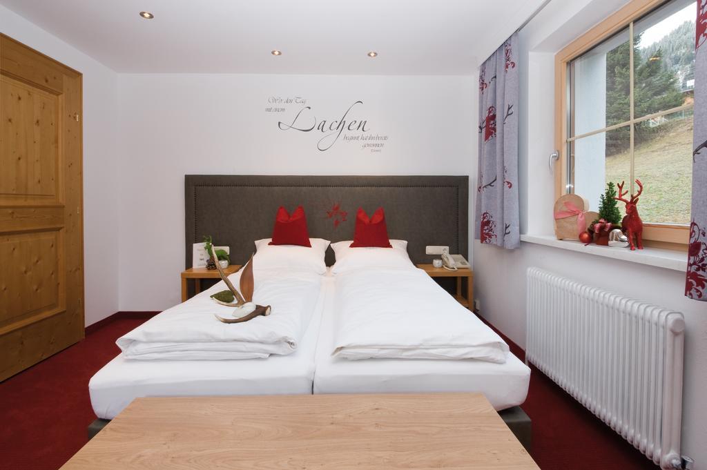 Hotel Garni Rauch Sankt Anton am Arlberg Kamer foto