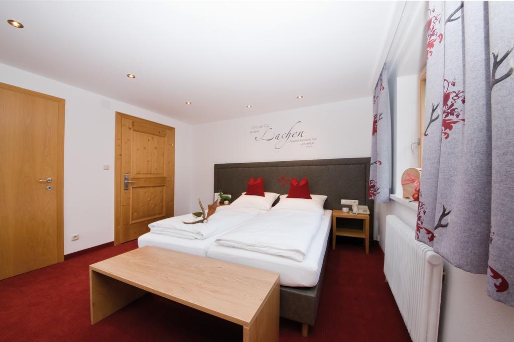Hotel Garni Rauch Sankt Anton am Arlberg Buitenkant foto